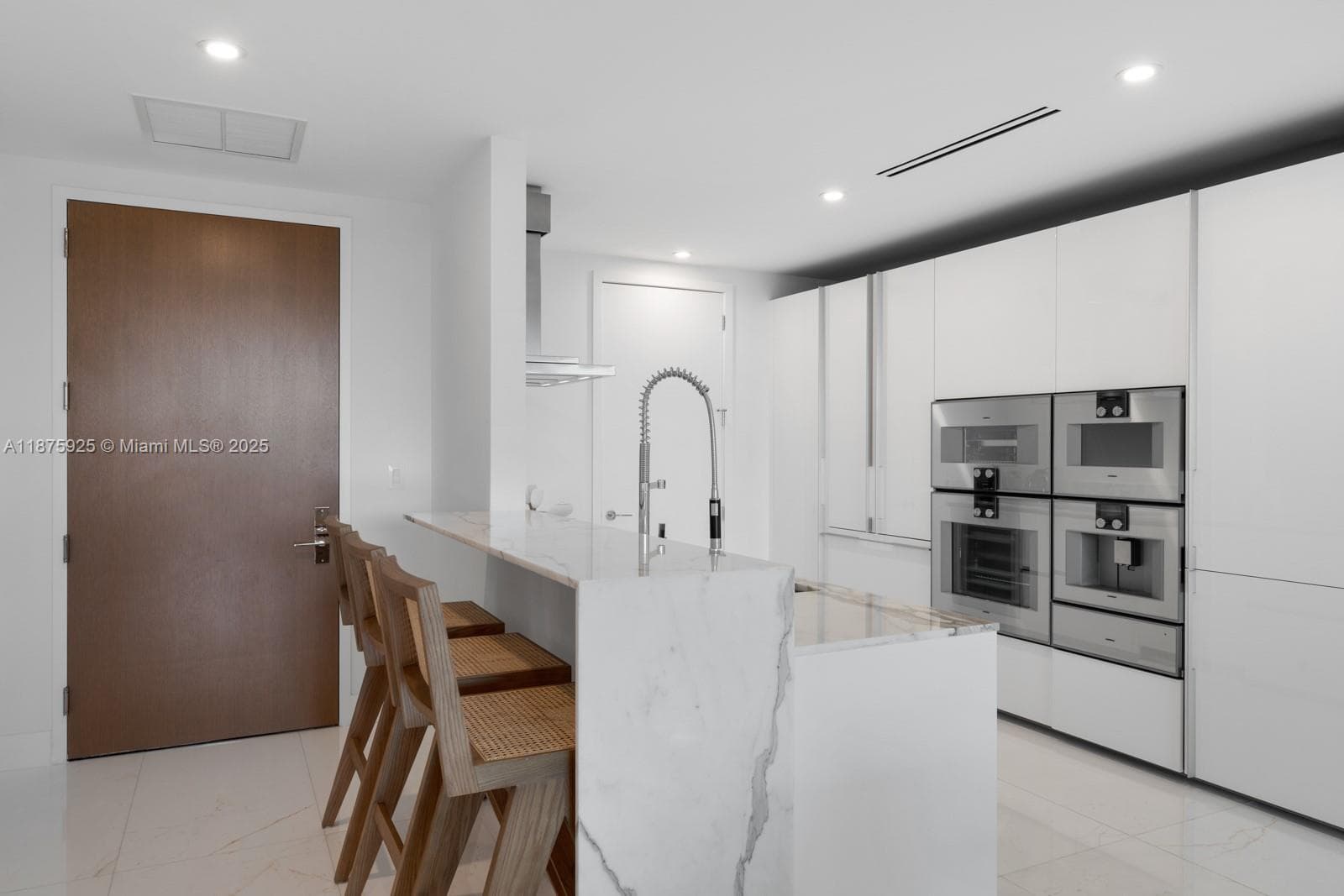 10203 Collins Ave 204 photo 7