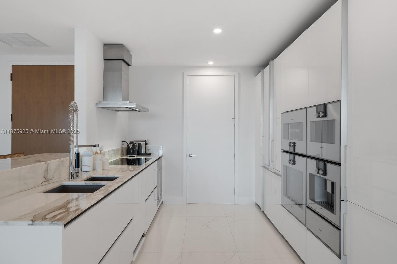 10203 Collins Ave 204 photo 8