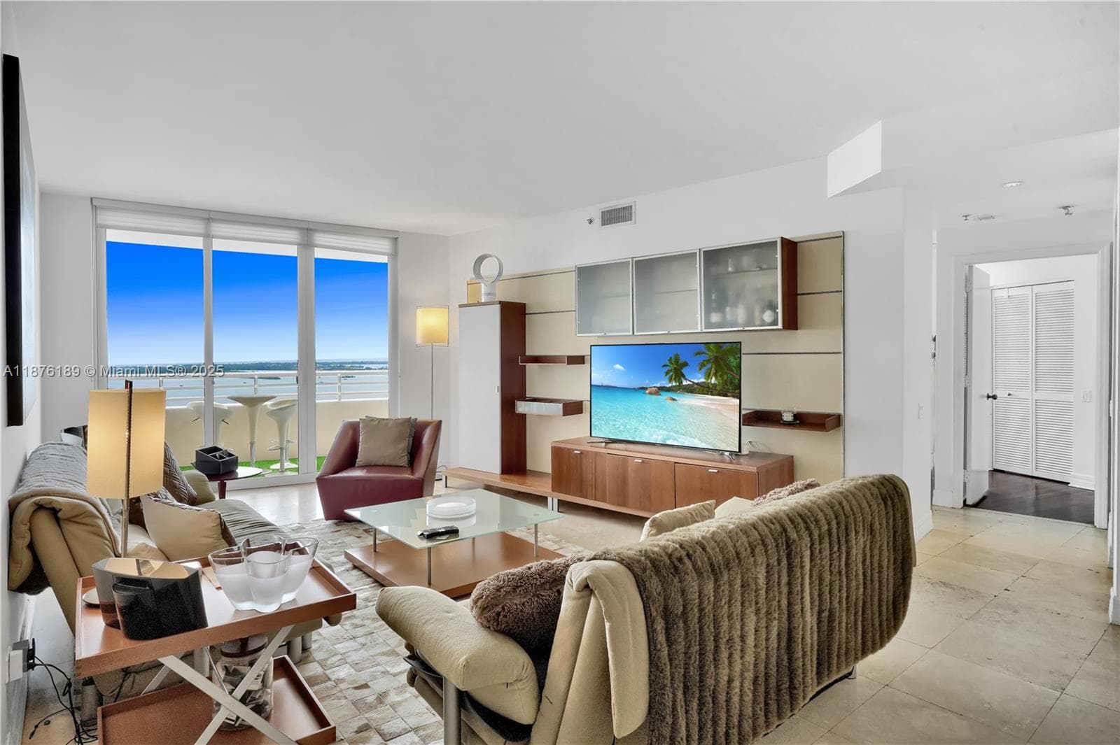 808 Brickell Key Dr 2506 photo 3