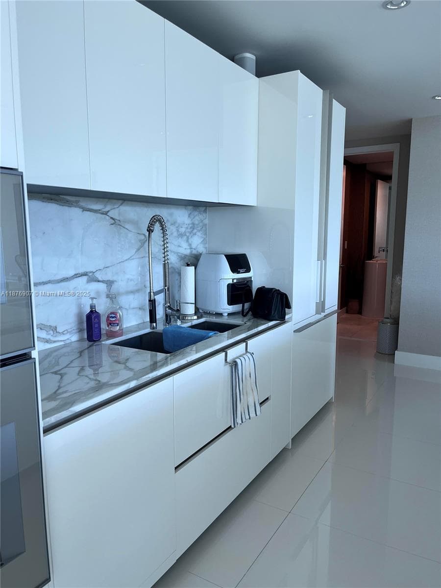 10201 Collins Ave 301 photo 10