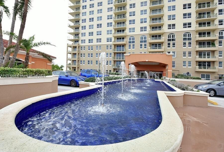 2080 Ocean Dr 2