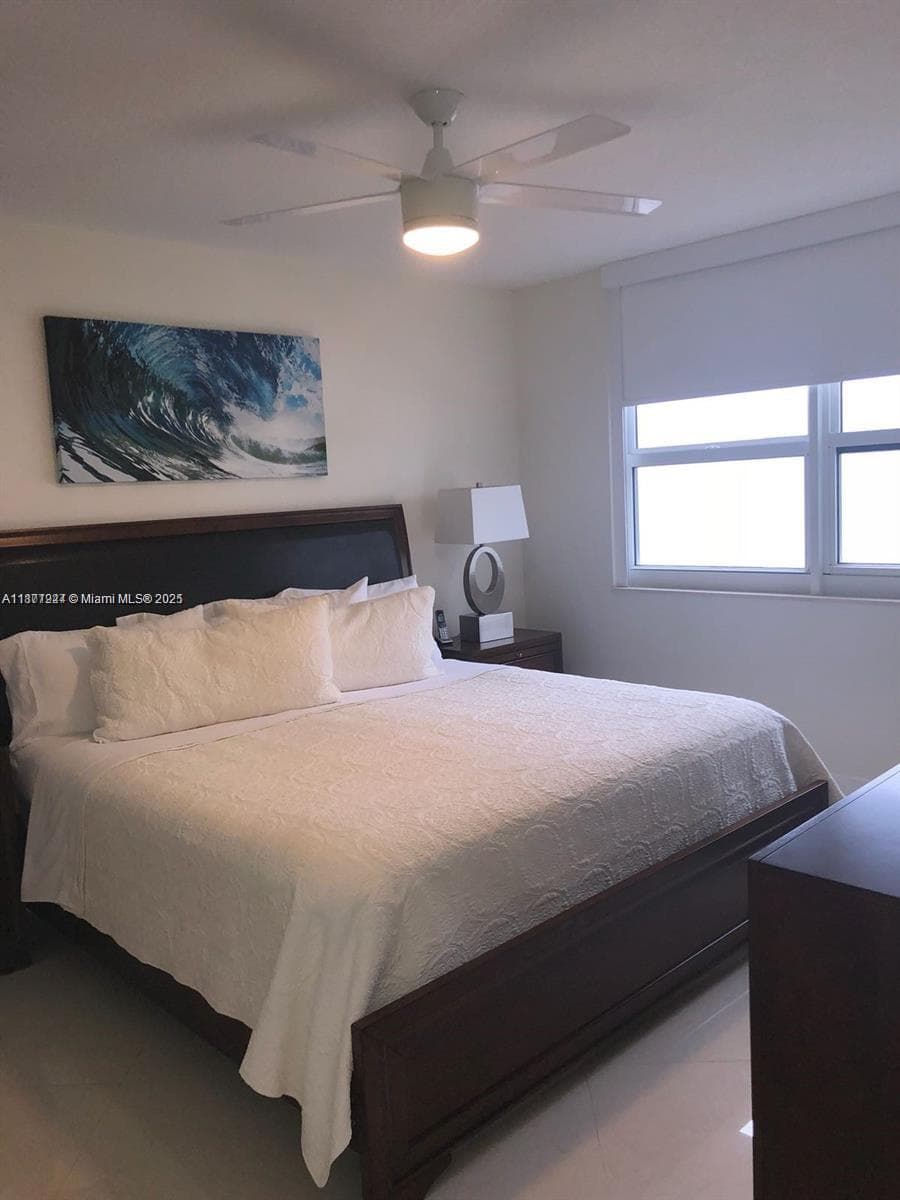 2080 Ocean Dr 1507 photo 16
