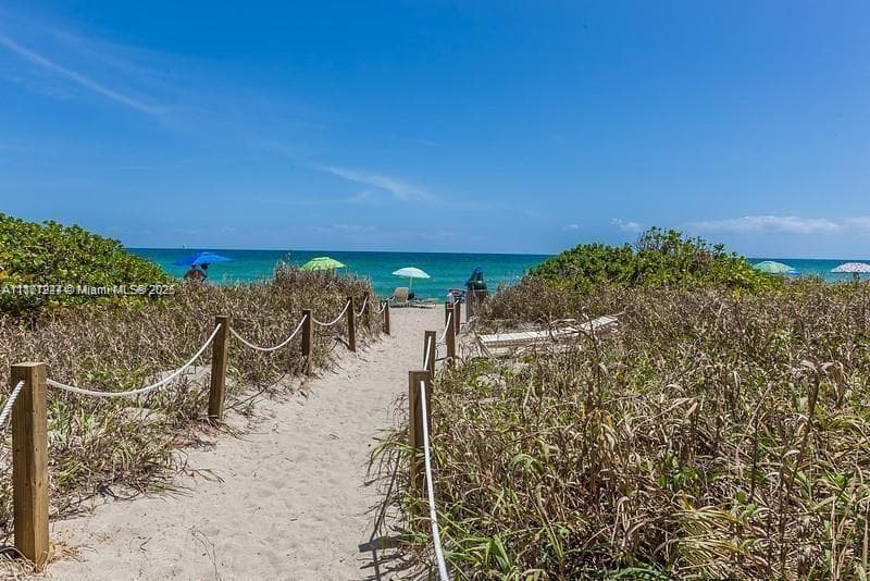 2080 Ocean Dr 5