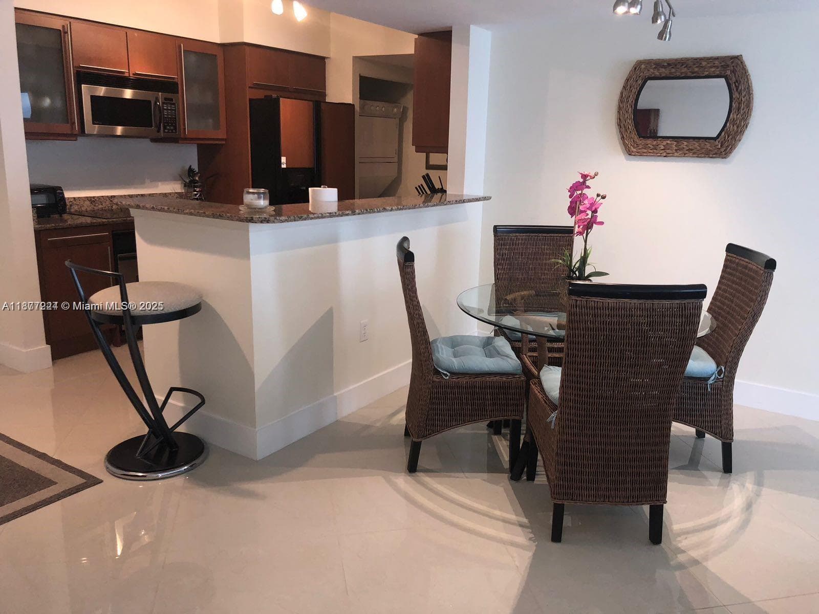 2080 Ocean Dr 1507 photo 9