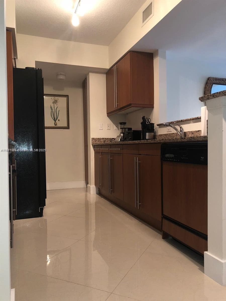 2080 Ocean Dr 1507 photo 10