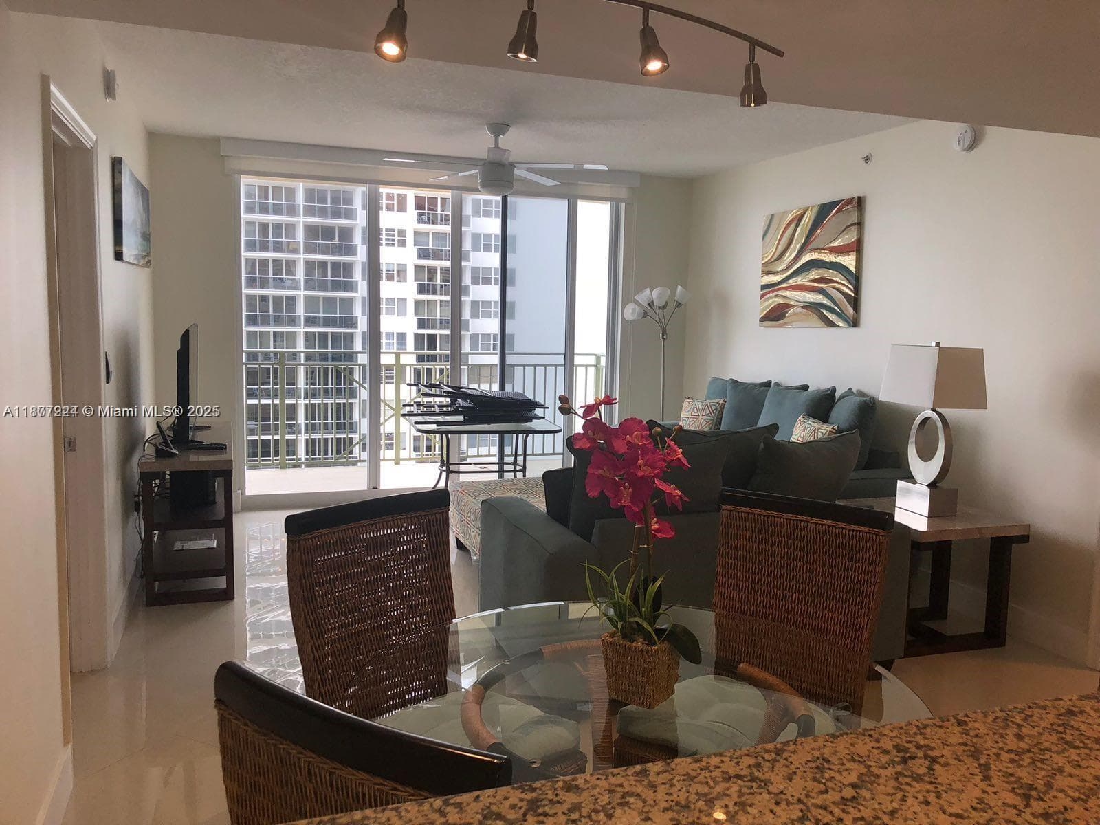 2080 Ocean Dr 1507 photo 11