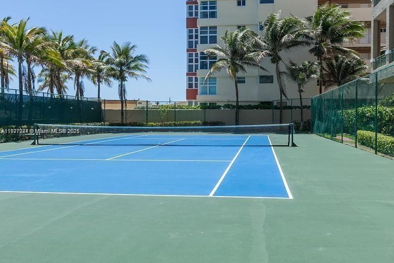 2080 Ocean Dr 1507 photo 8