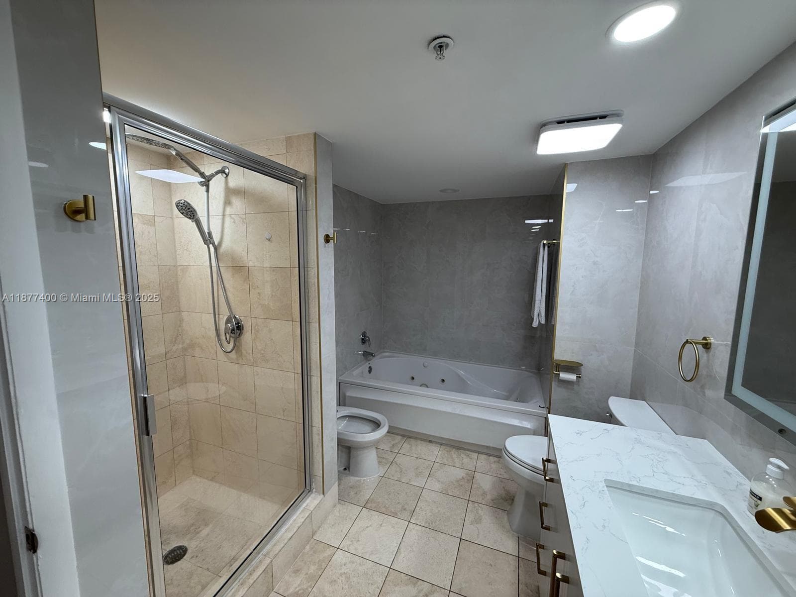 17375 Collins Ave 804 photo 11