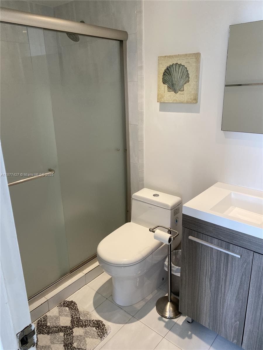 10185 Collins Ave 319 photo 19