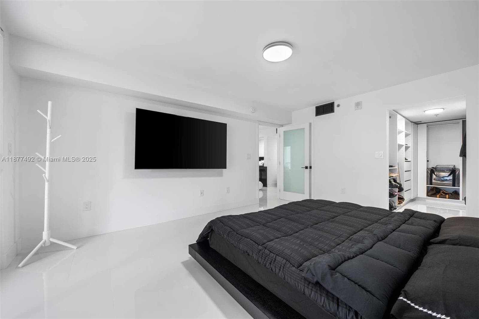 1200 Brickell Bay Dr 2812 photo 13