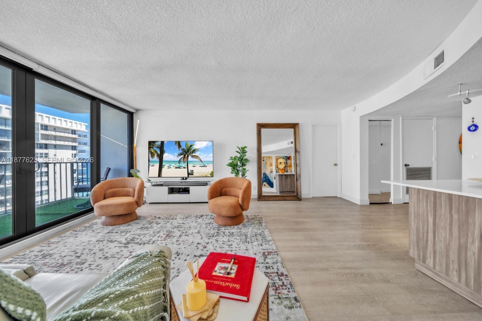 2401 Ocean Dr 4