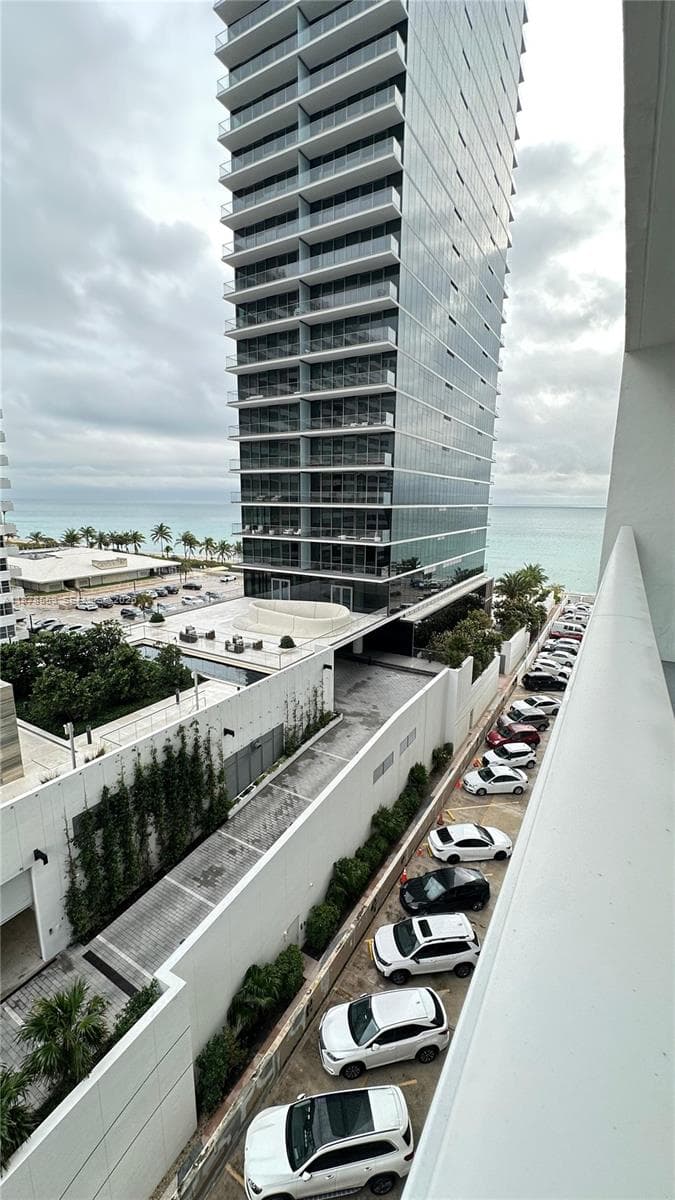 2030 S Ocean Dr 725 photo 15