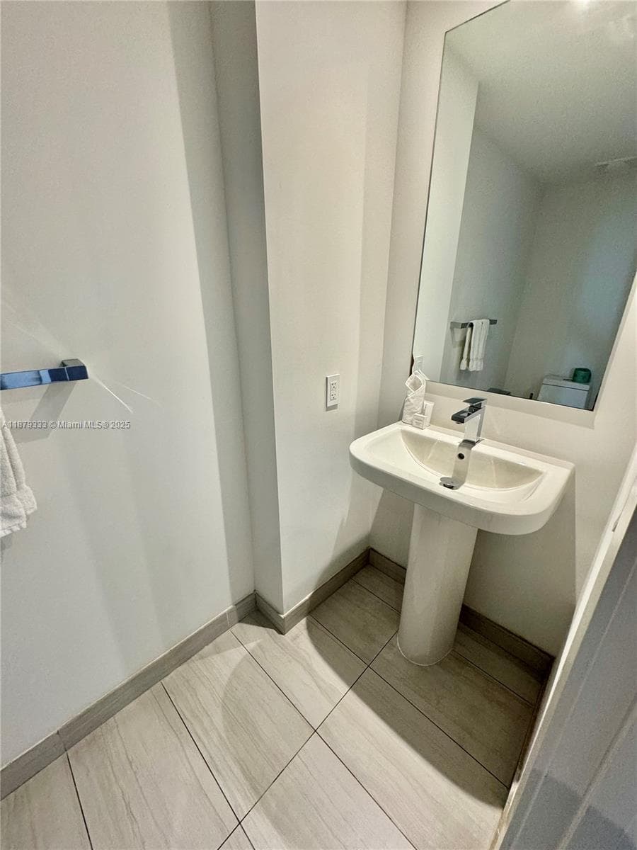 4010 S Ocean Dr R2406 photo 11