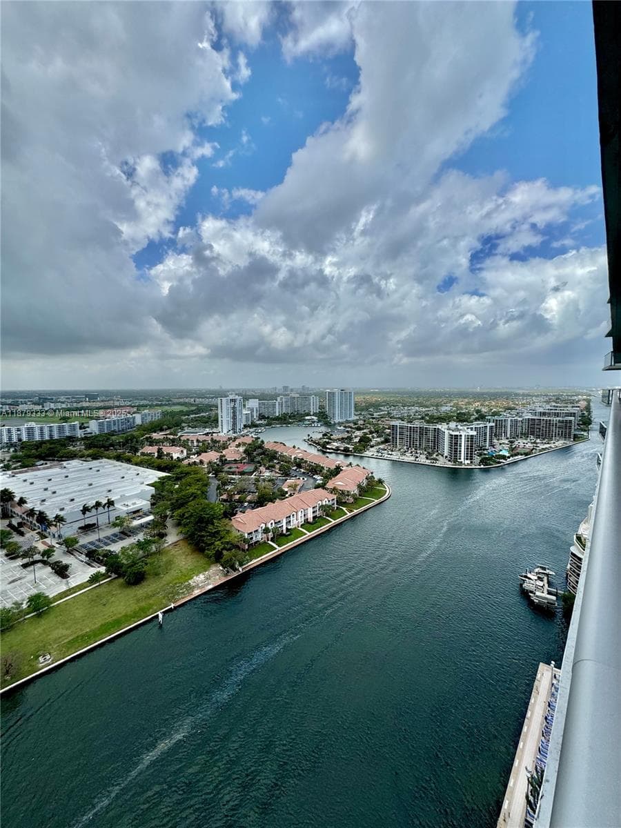 4010 S Ocean Dr R2406 photo 19