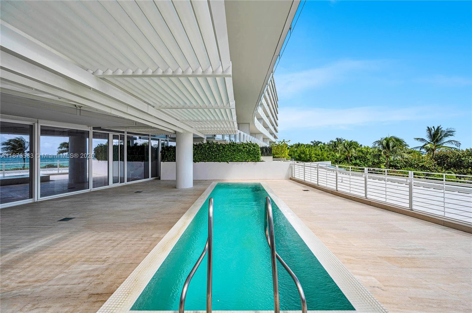 9001 Collins Ave 4