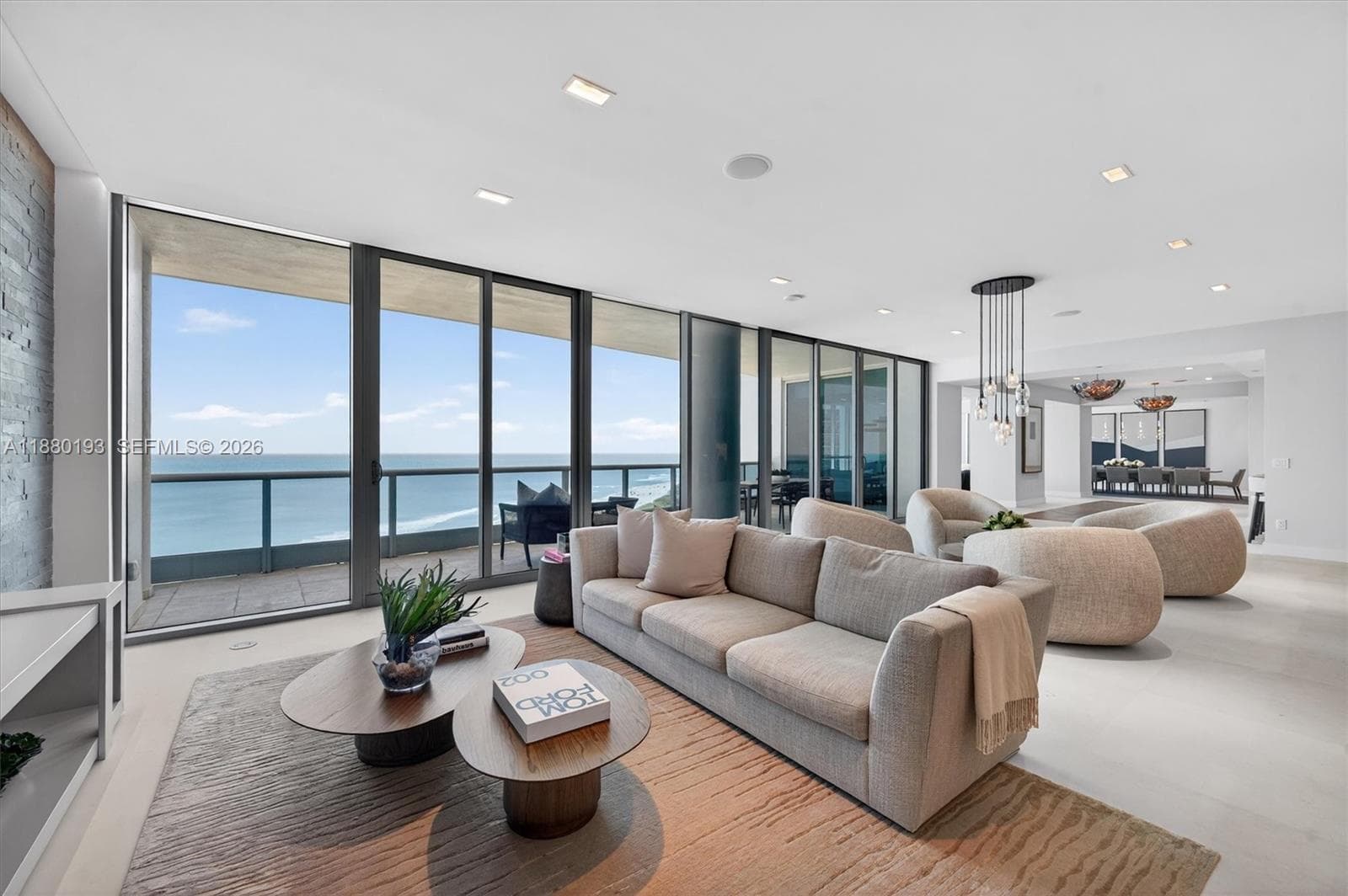 5959 Collins Ave 1