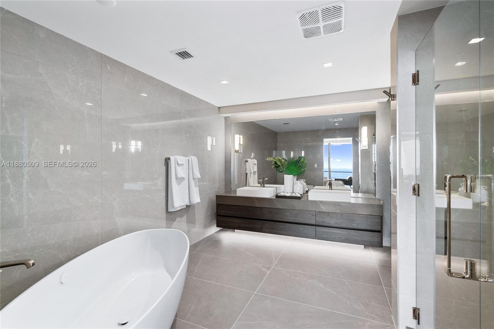 1116 Ocean Blvd 1404 photo 25