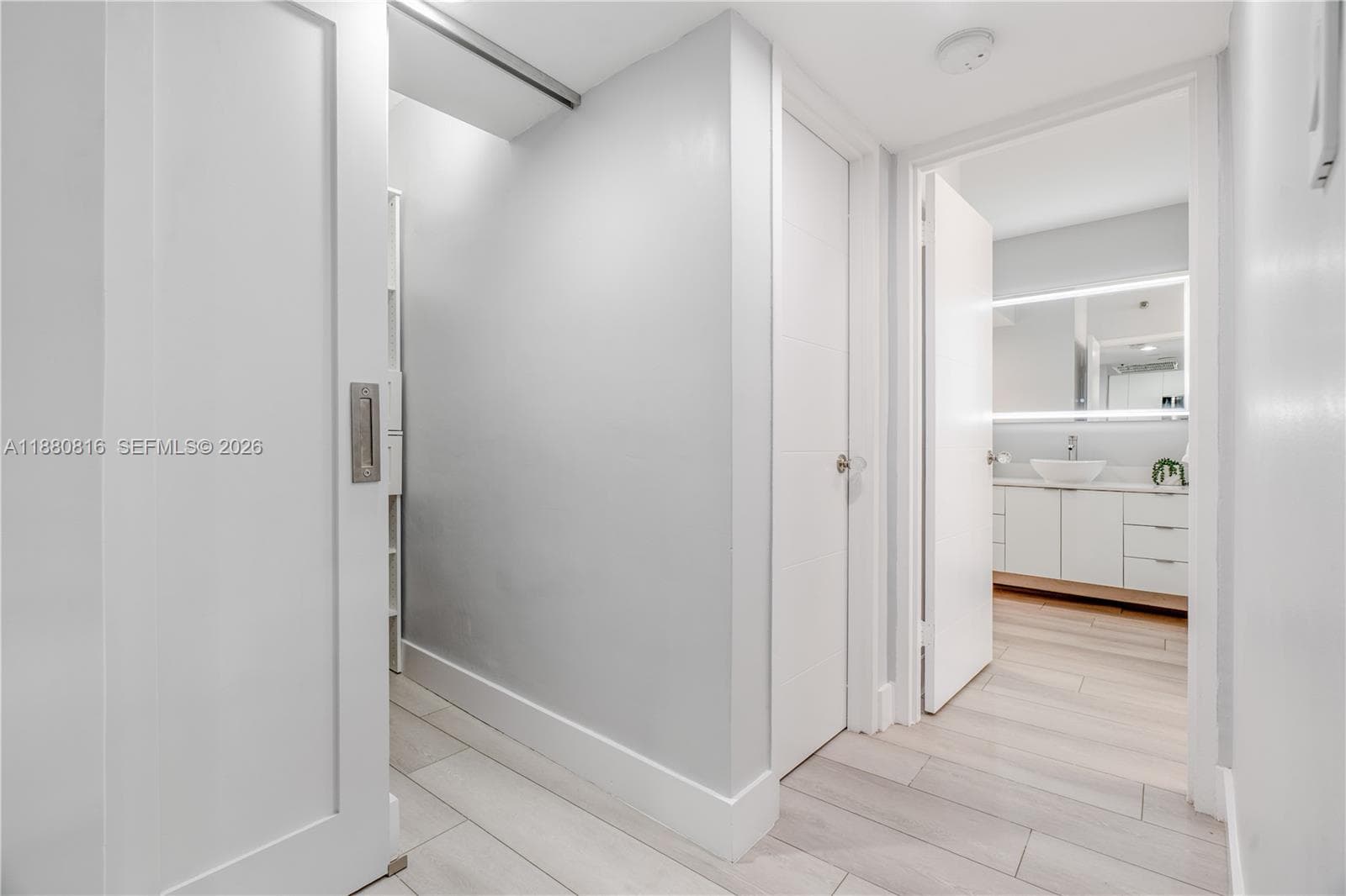100 Lincoln Rd 323 photo 18