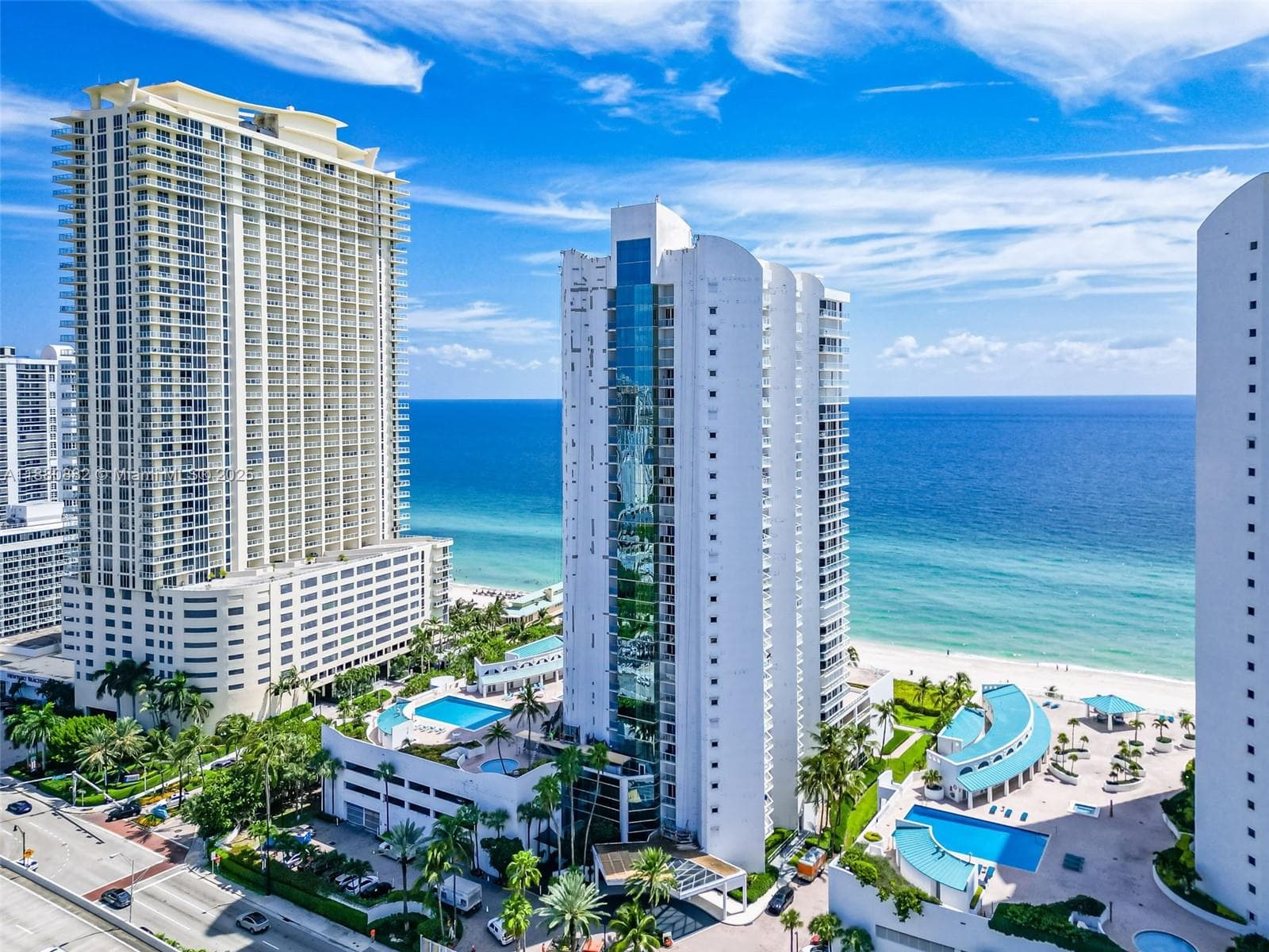 16485 Collins Ave PH35C photo 3