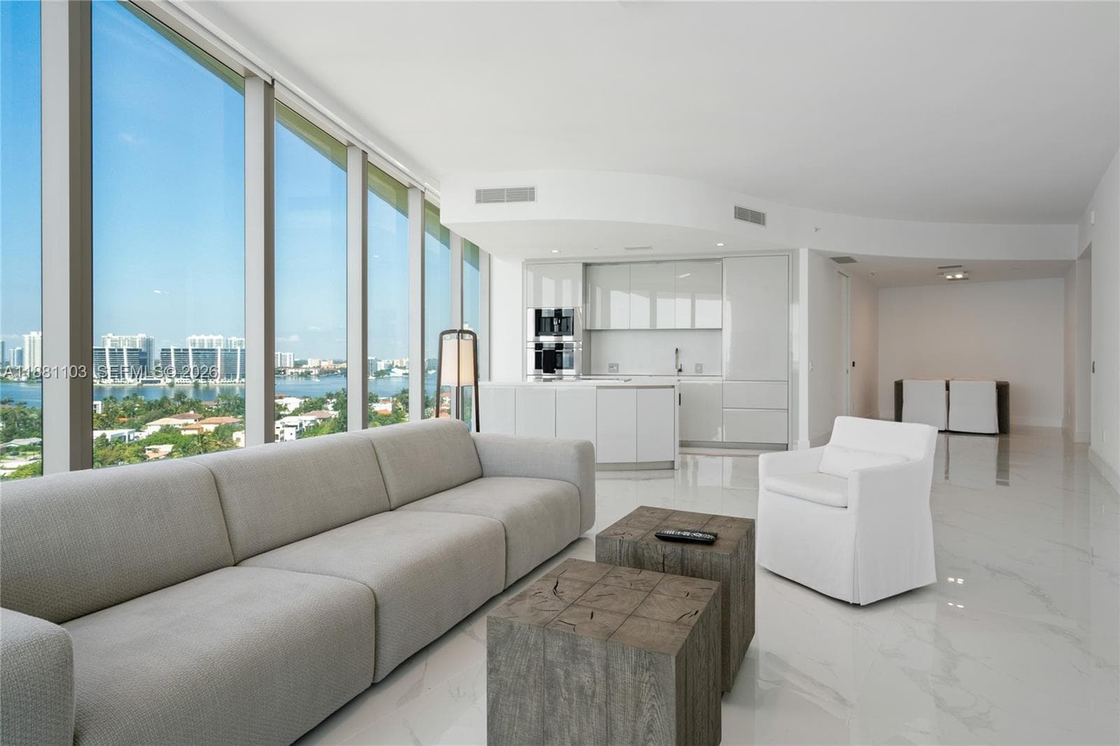 18975 Collins Ave 1104 photo 4