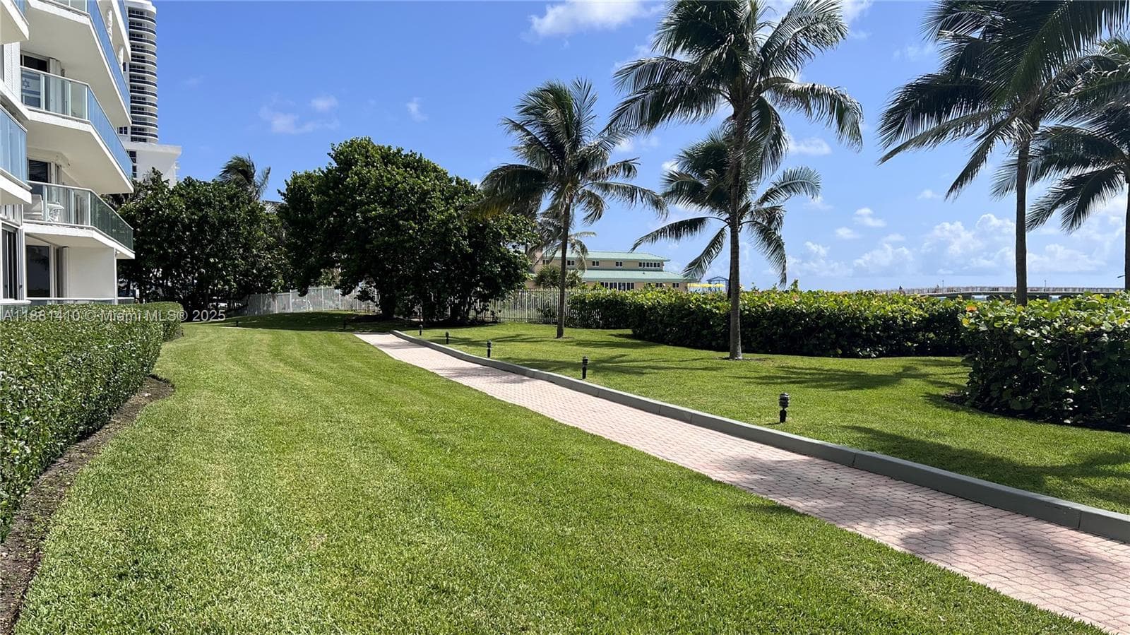 16485 Collins Ave 2334 photo 5