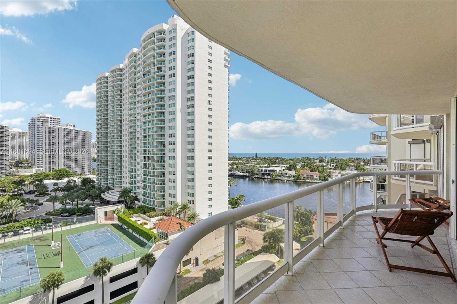 20191 E Country Club Dr 1102 photo 1