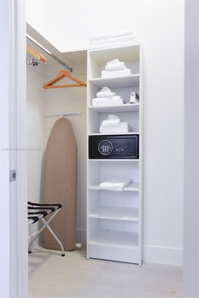 4010 Ocean Dr R302 photo 17