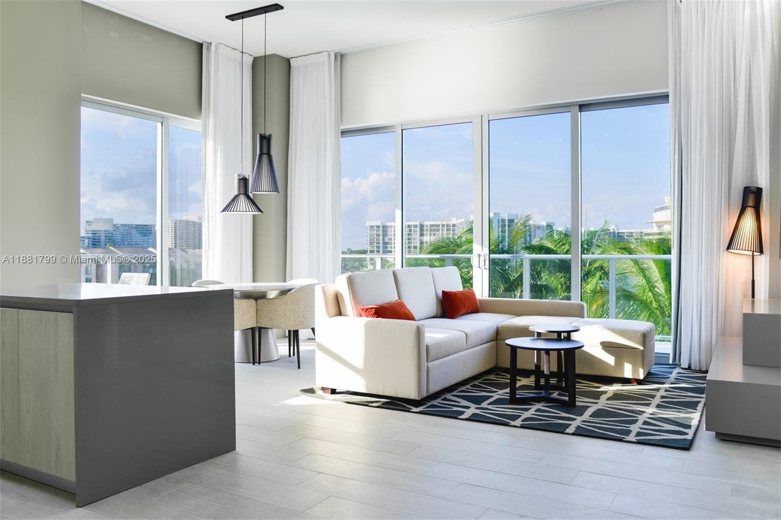 4010 Ocean Dr 4