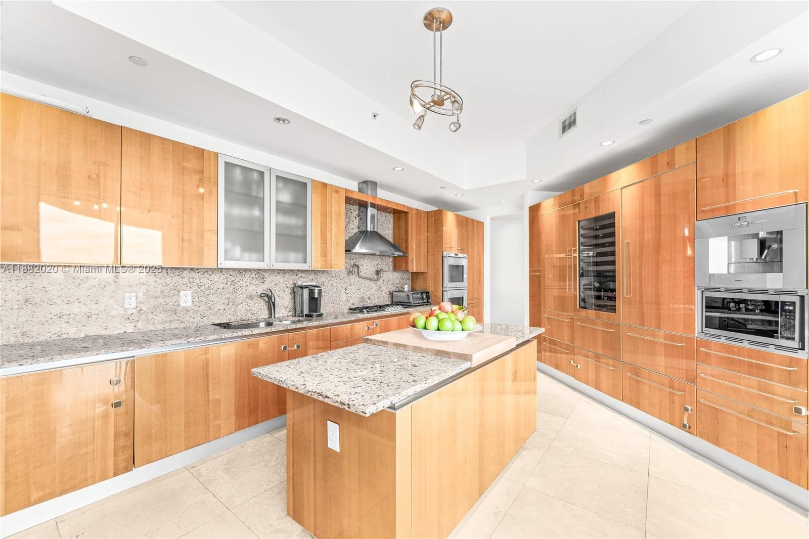 16047 Collins Ave 404 photo 11