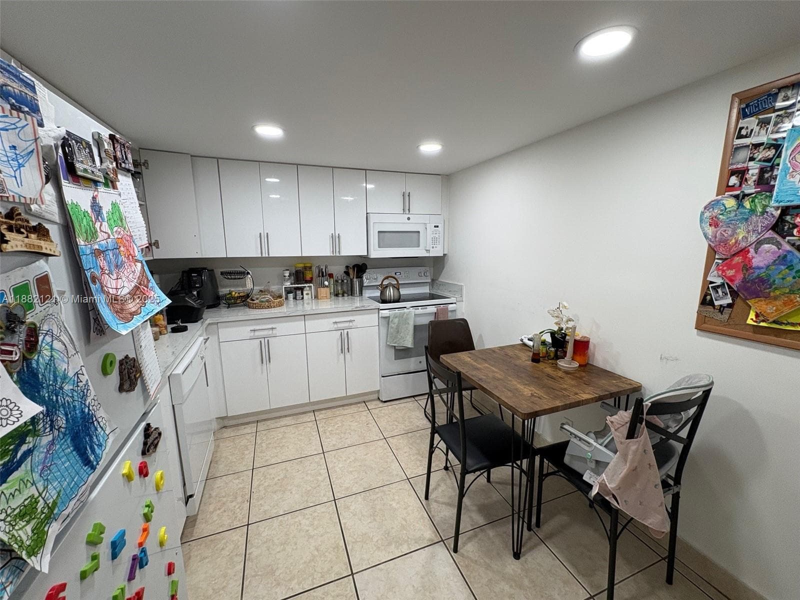 200 Leslie Dr 228 photo 13