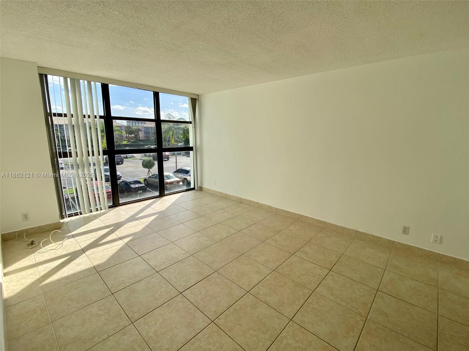 200 Leslie Dr 228 photo 10