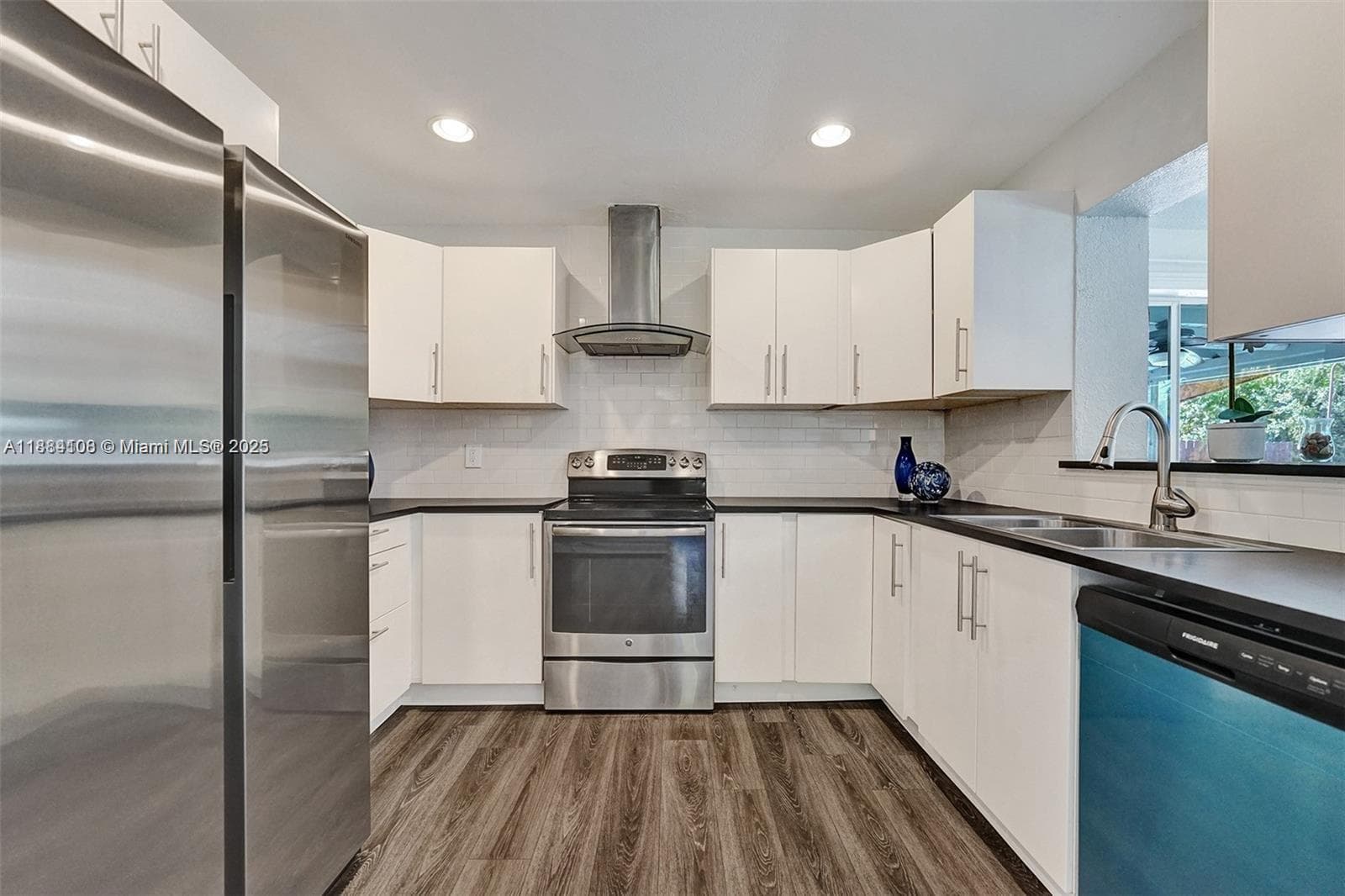 3730 47th Ct photo 16