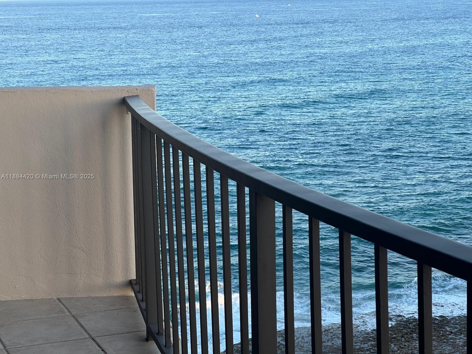 4200 Ocean Dr 5