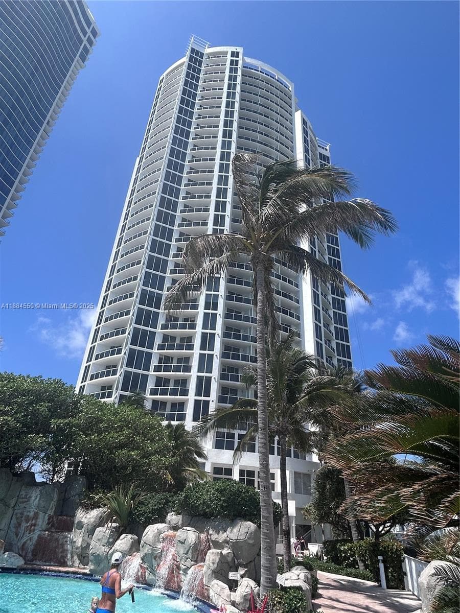 18001 Collins Ave 2206 photo 1