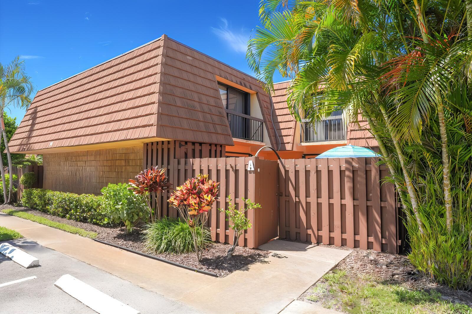825 Center Street #14a 3