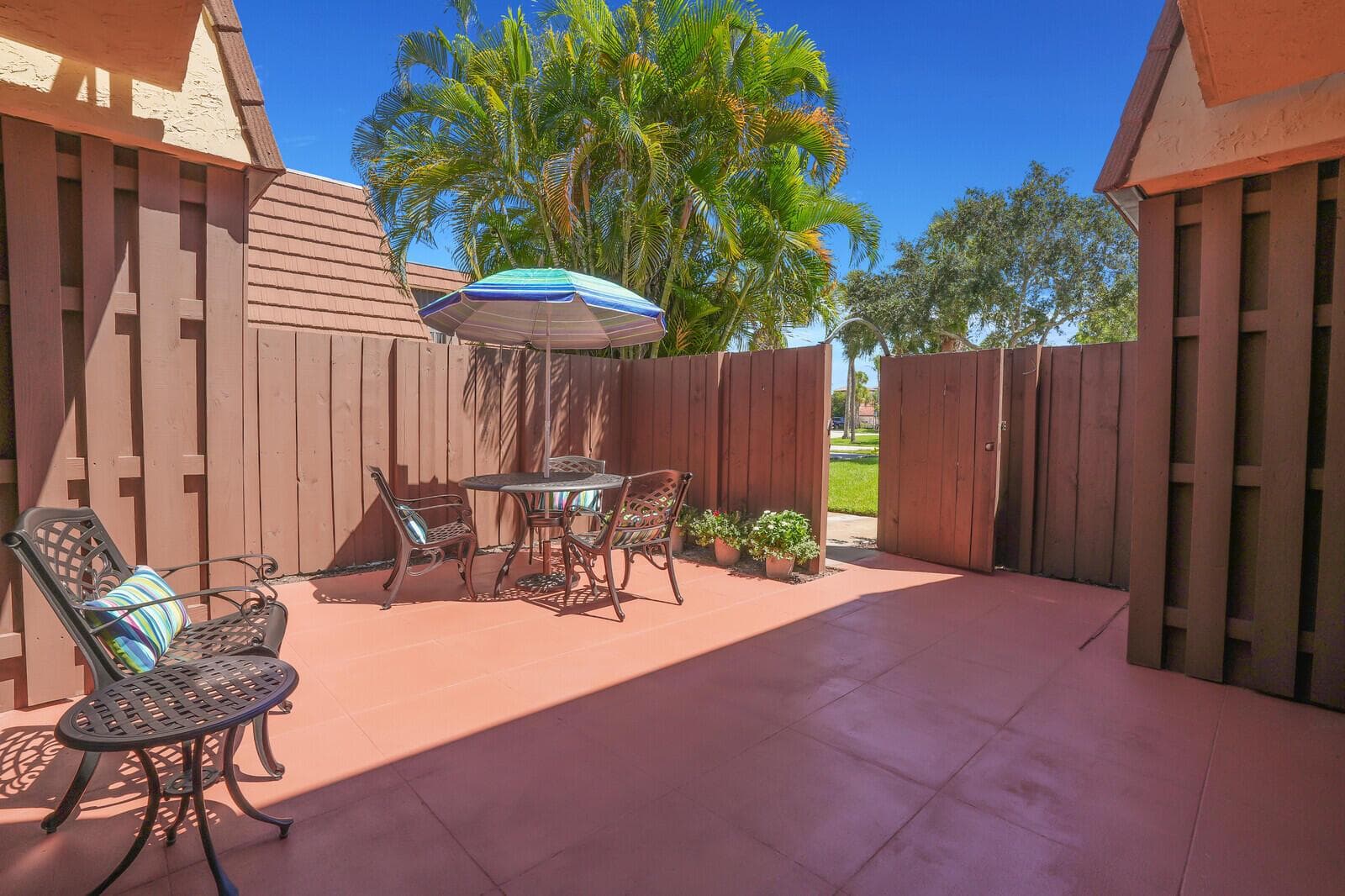 825 Center Street #14a 5