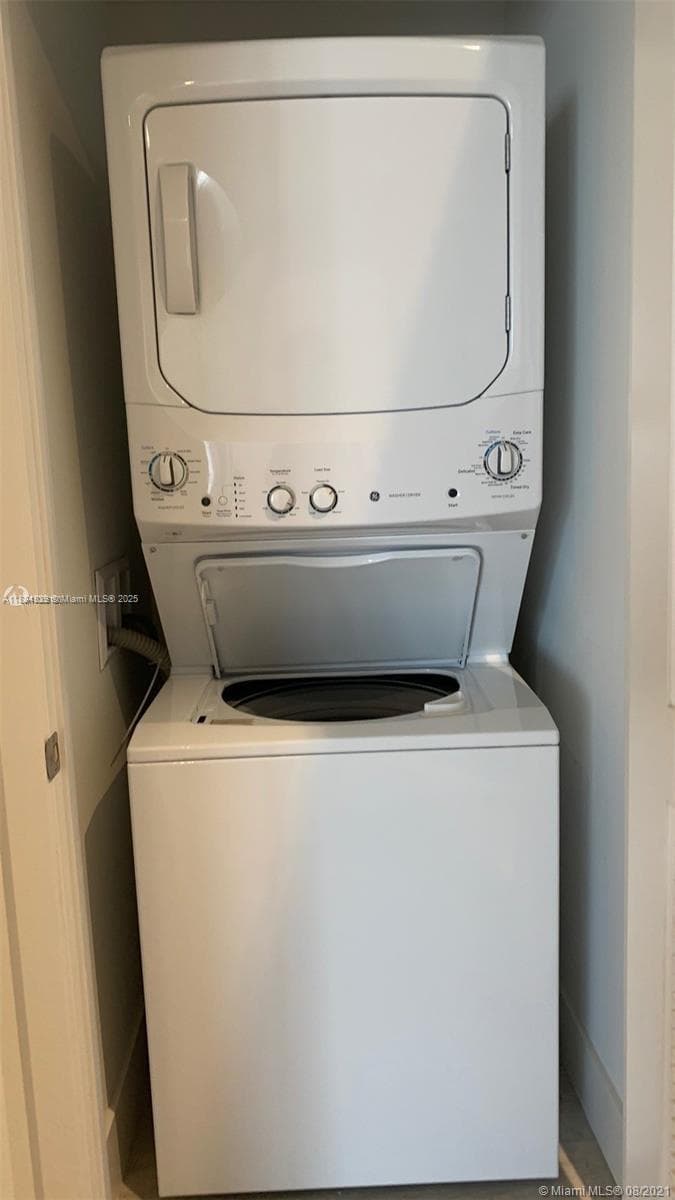 4010 Ocean Dr R401 photo 16