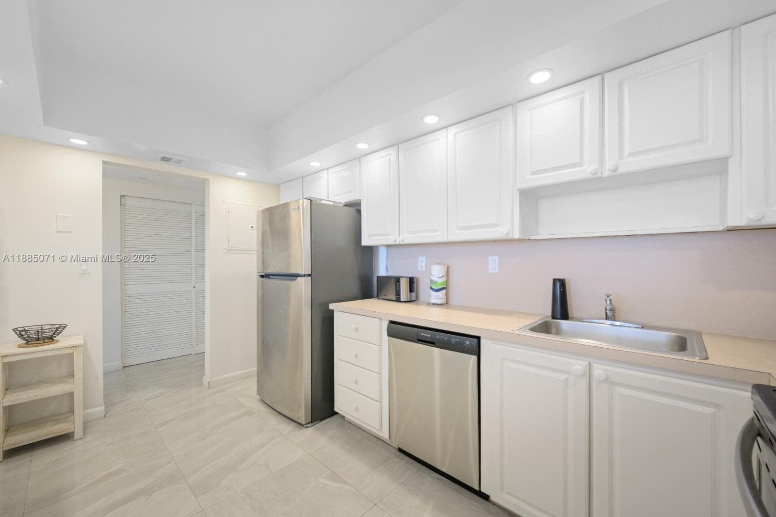19370 Collins Ave 1425 photo 10