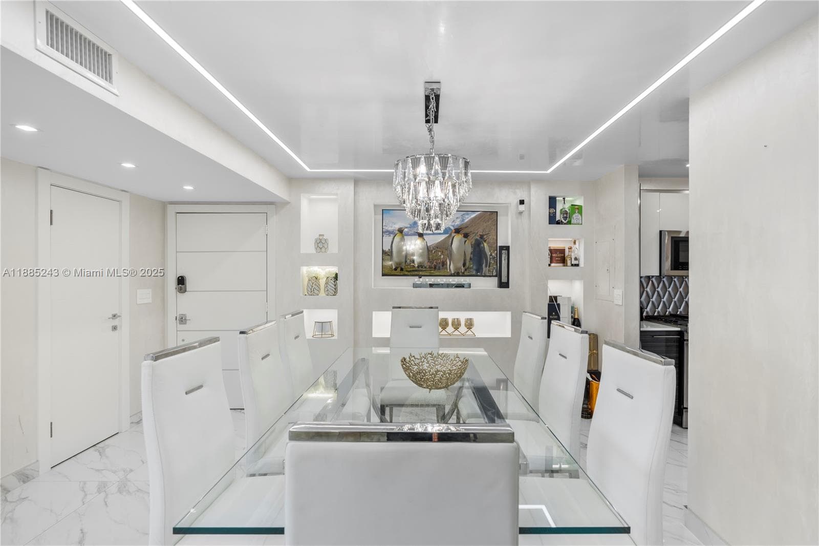 2030 Ocean Drive 2127 photo 6