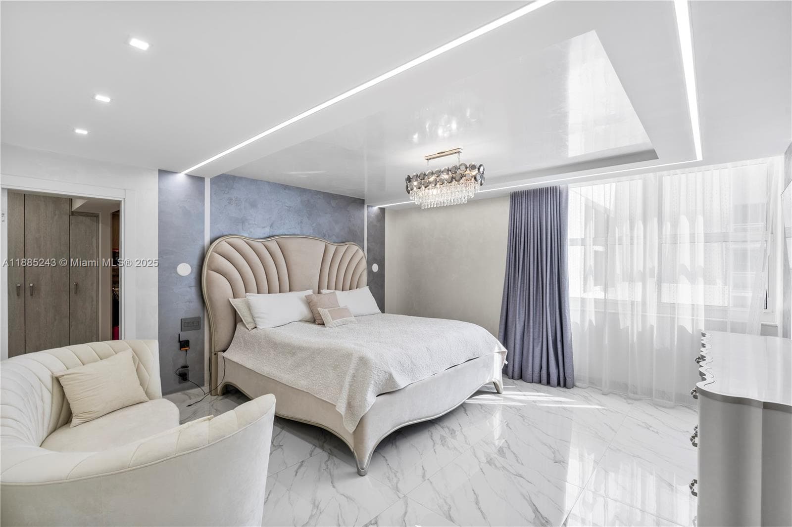 2030 Ocean Drive 2127 photo 13