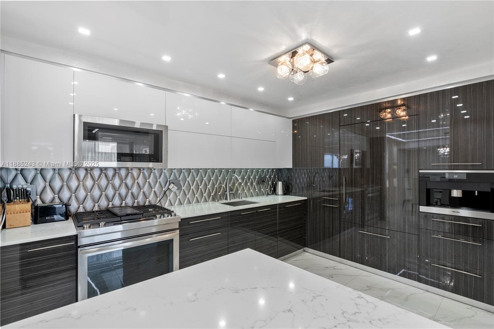 2030 Ocean Drive 2127 photo 11