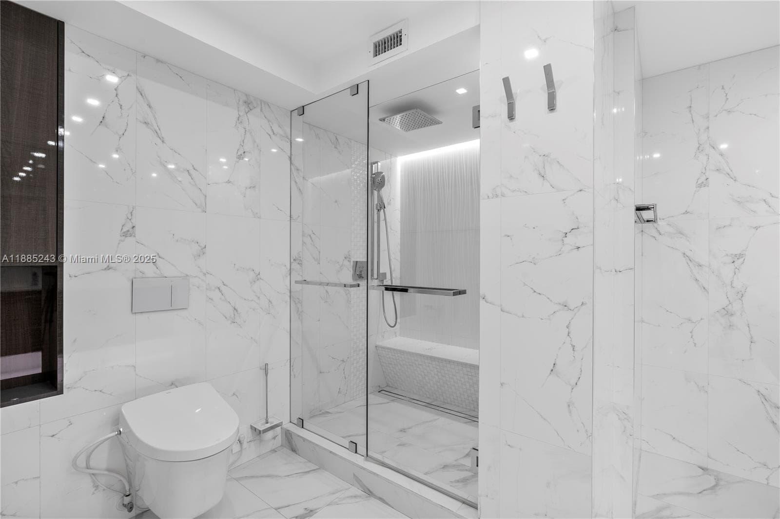 2030 Ocean Drive 2127 photo 8
