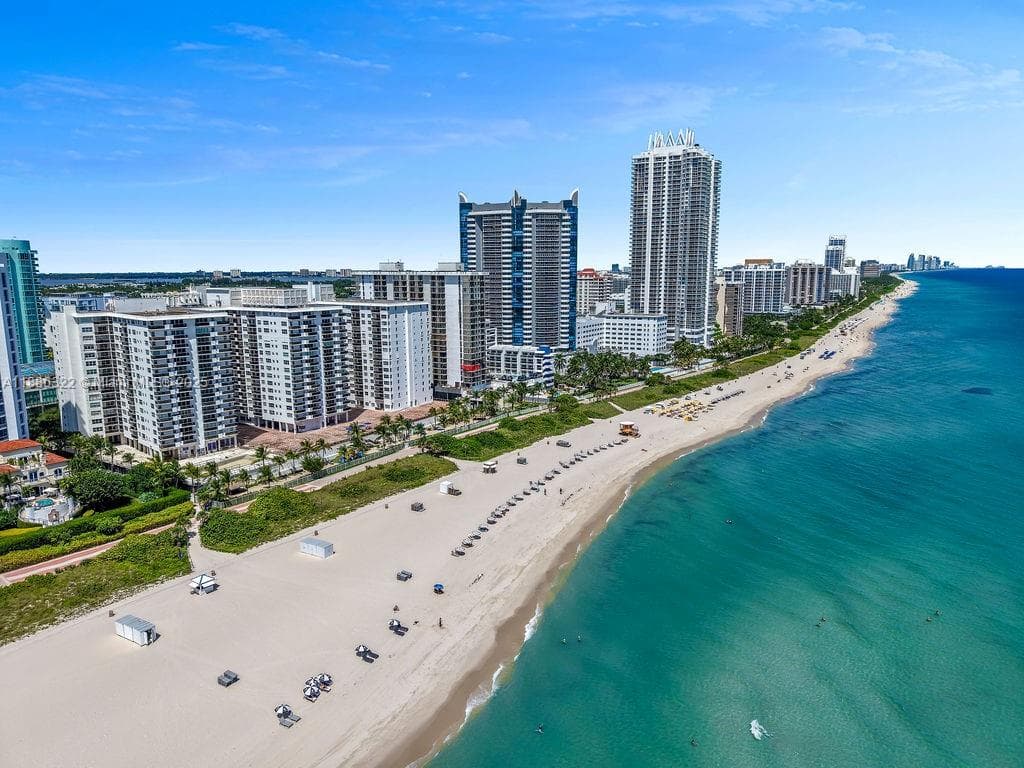 6039 Collins Ave 1126 photo 1