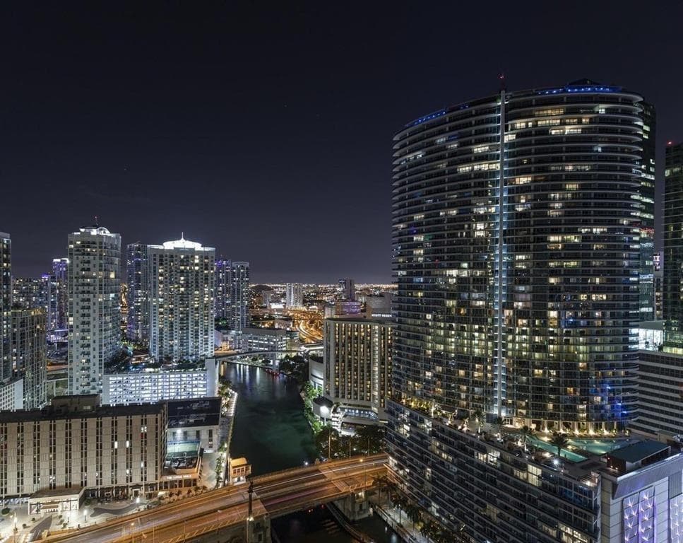465 Brickell Avenue 2706 photo 1