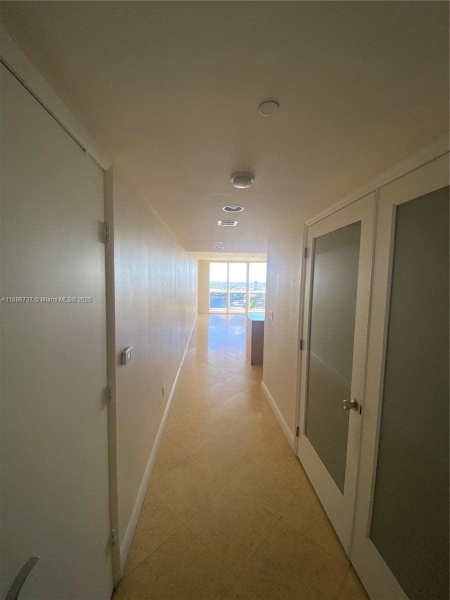1800 Ocean Dr 3