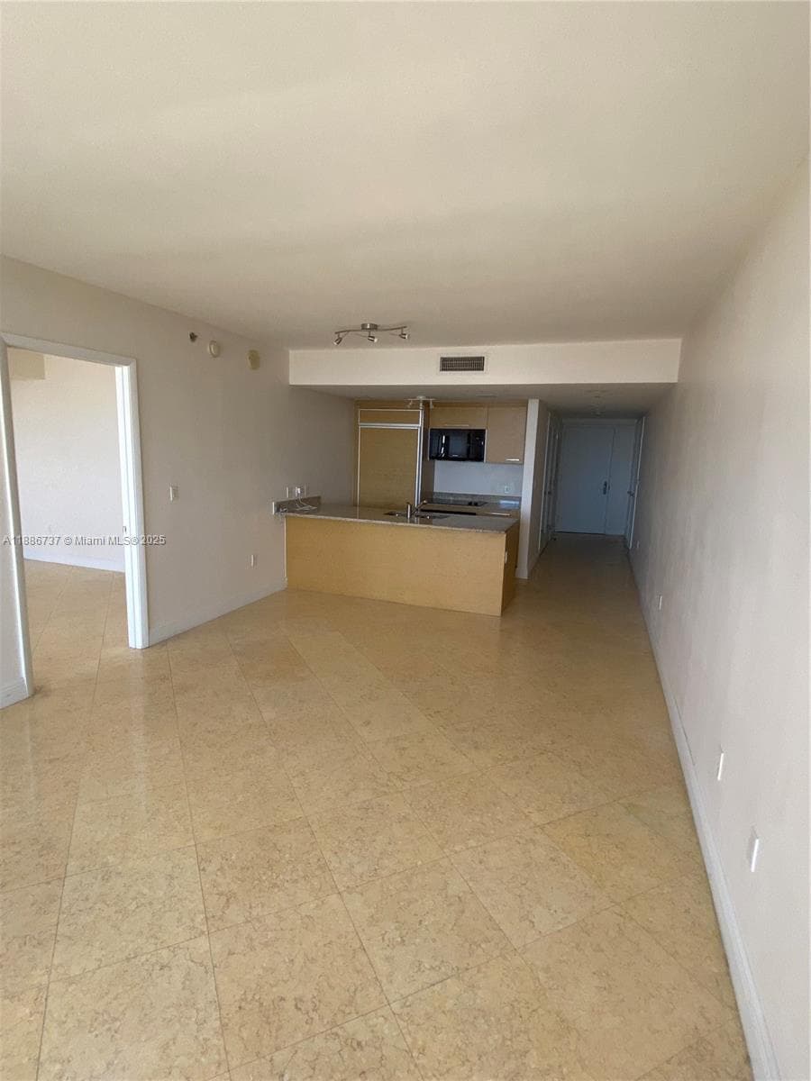 1800 Ocean Dr 2909 photo 11
