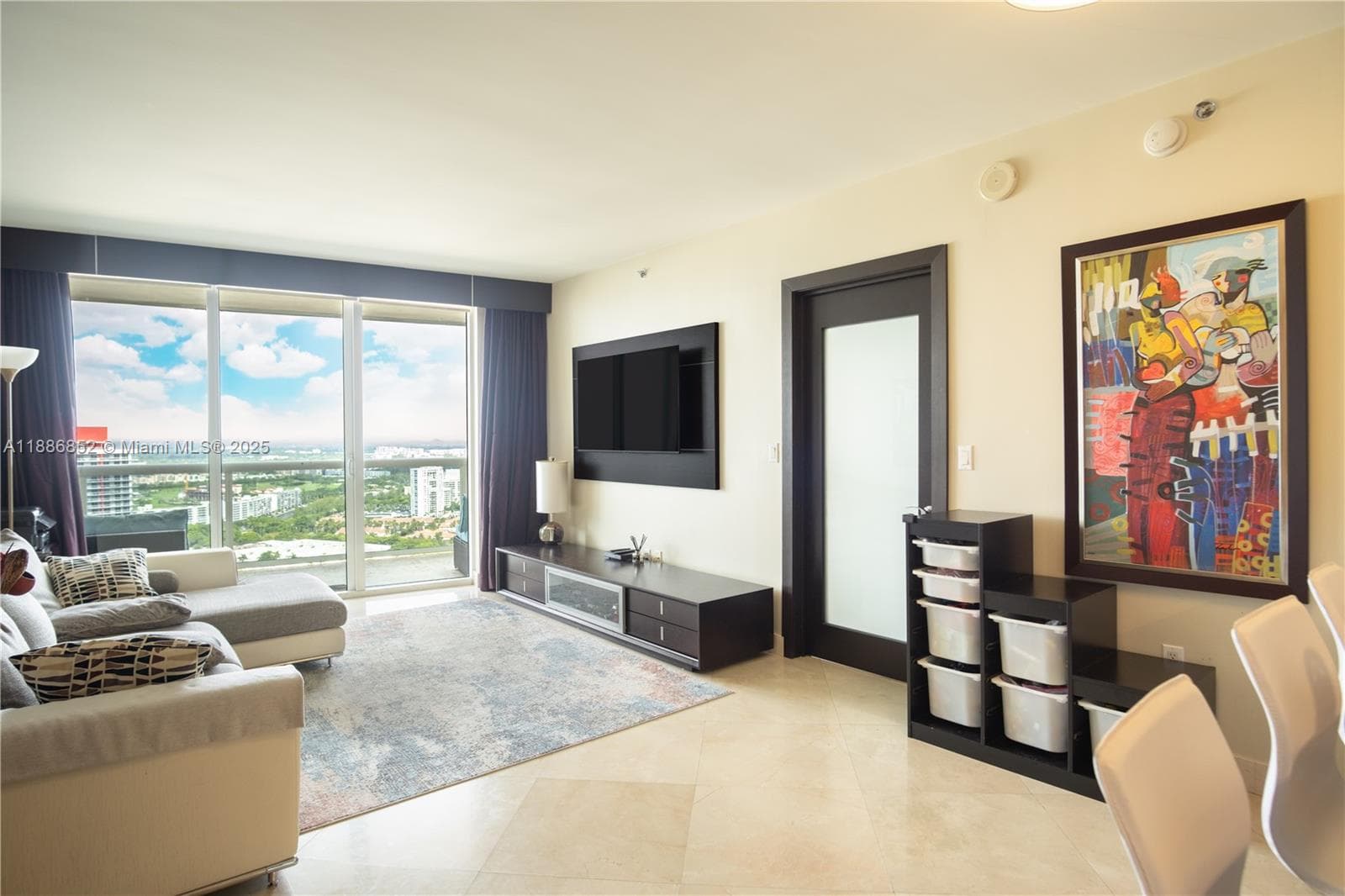1850 OCEAN DR 3