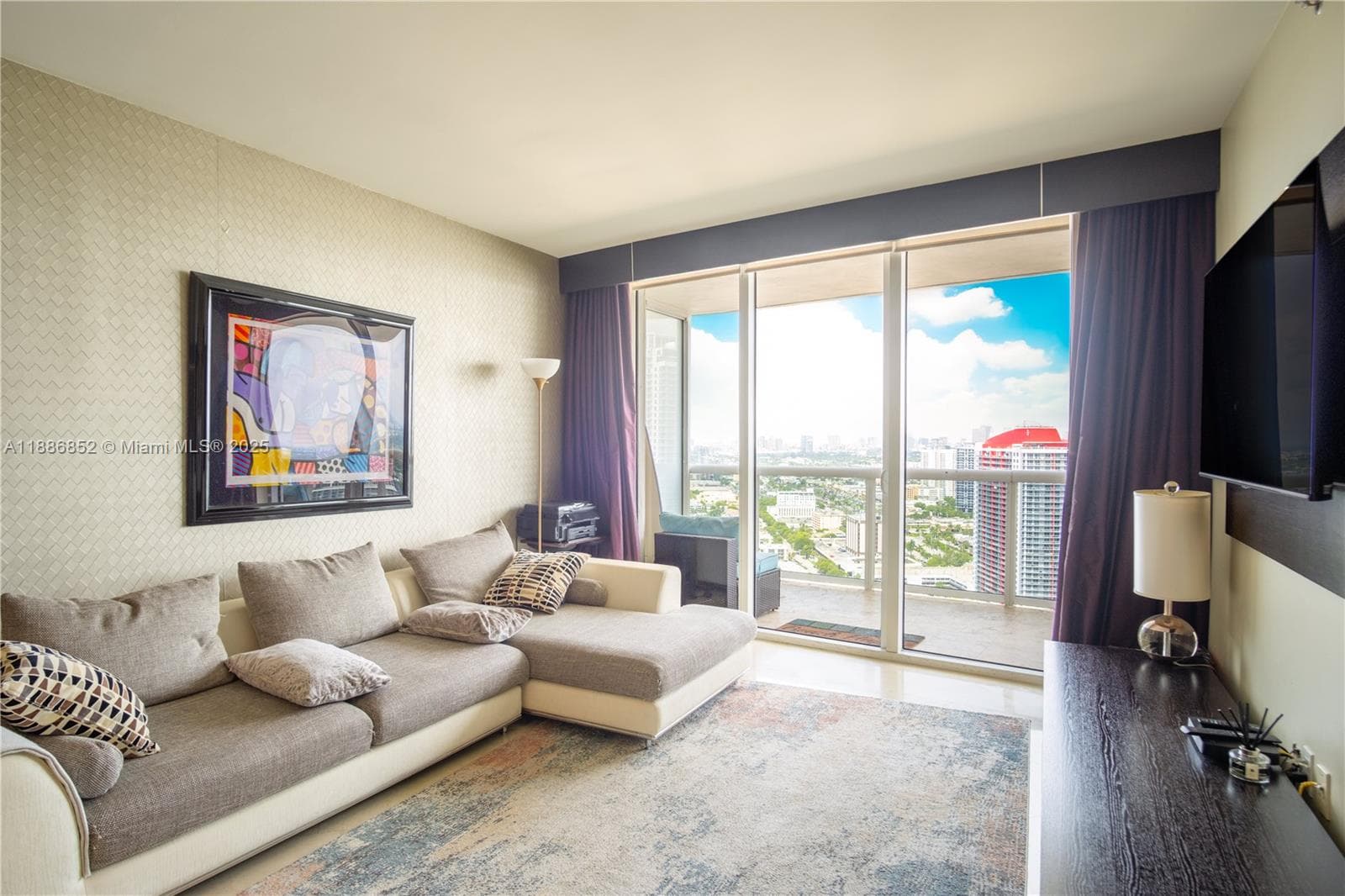 1850 OCEAN DR 1