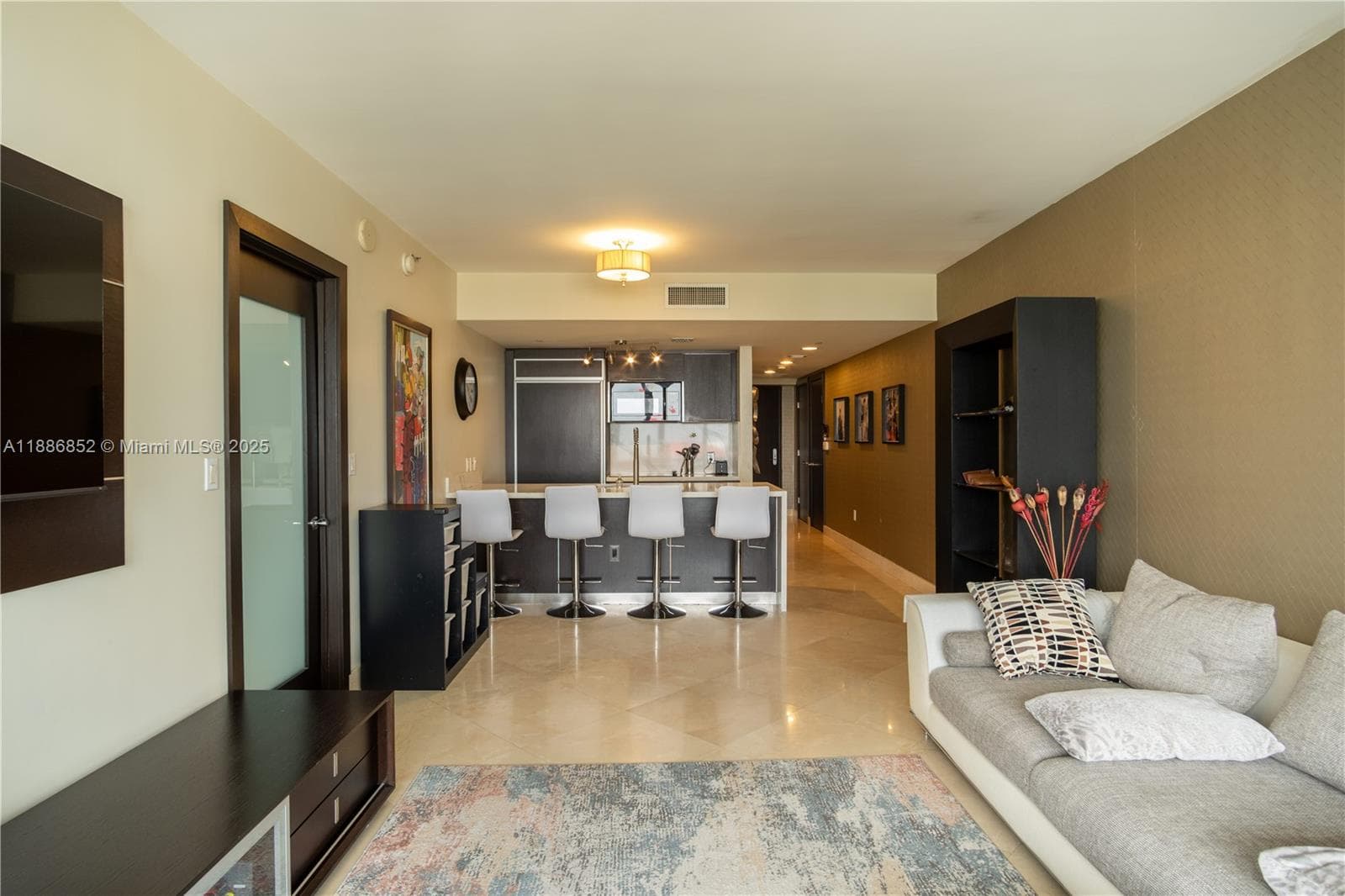 1850 OCEAN DR 4