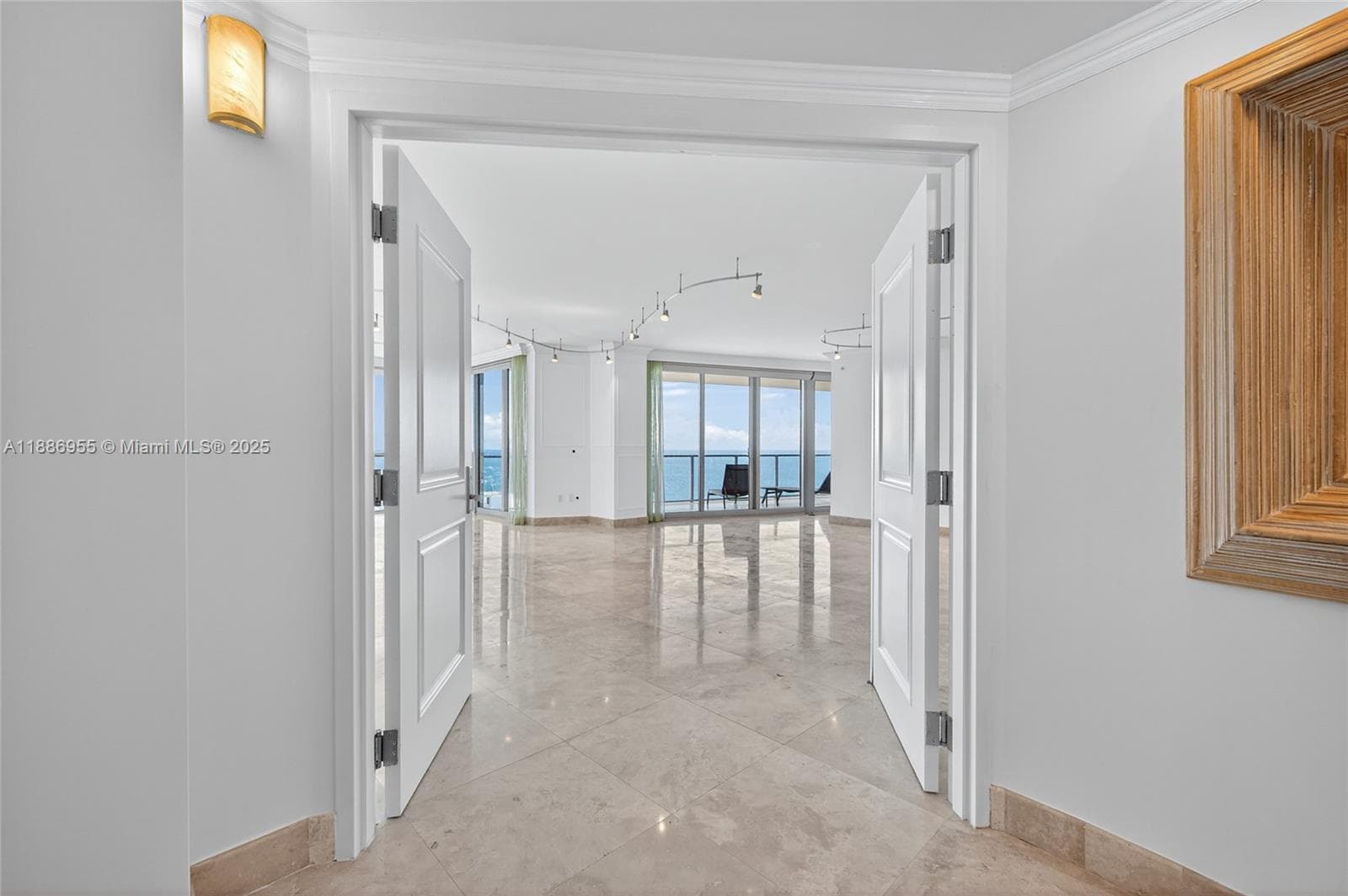 3101 Ocean Dr 5